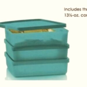 NEW Tupperware set of 3 Square away